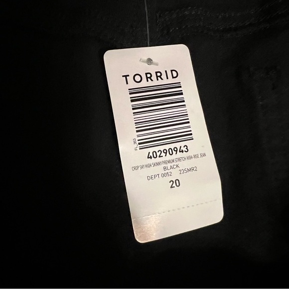NEW Torrid Crop Sky High Skinny Premium Stretch High-Rise Jeans in Black Sz 20 - Picture 11 of 14